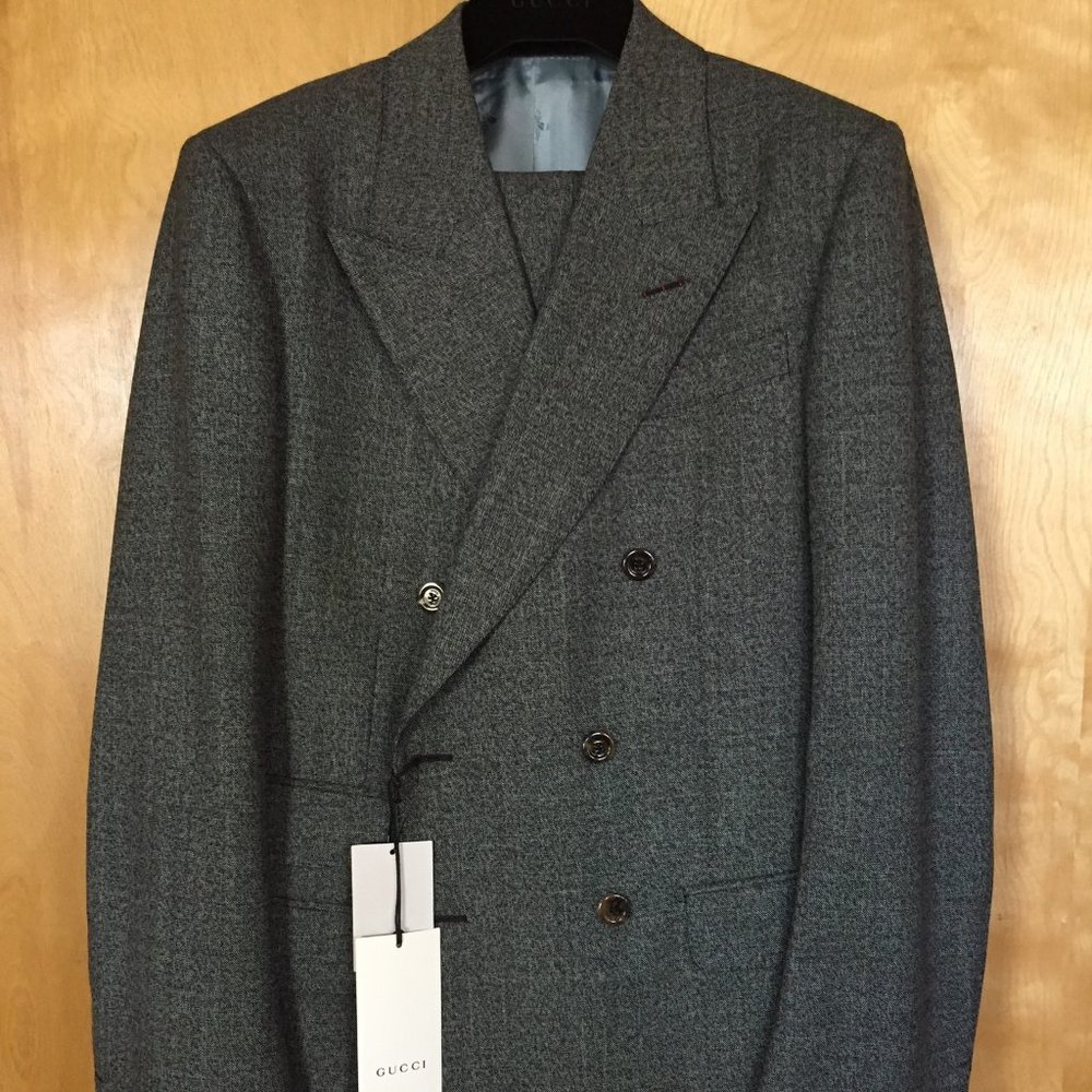 GUCCI DOUBLE BREASTED SUIT NWT